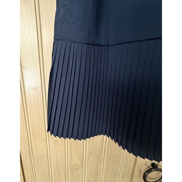 SPANX Yes Pleats Shirt Womens Medium Navy Blue Active Stretch UPF 50 Athleisure - Picture 3 of 5